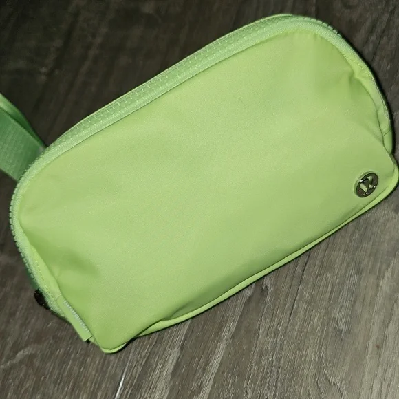 Lululemon Everywhere Belt Bag FADED ZAZ FZAP - Picture 11 of 16